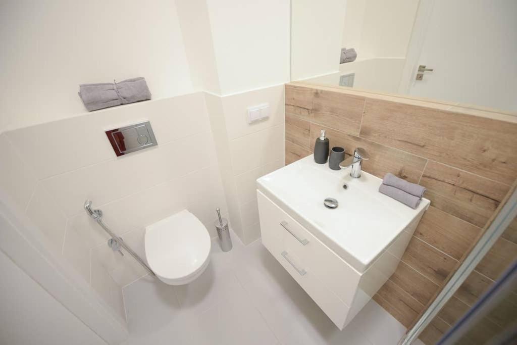 Bliska Wola Expo Central Apartment Варшава Екстер'єр фото