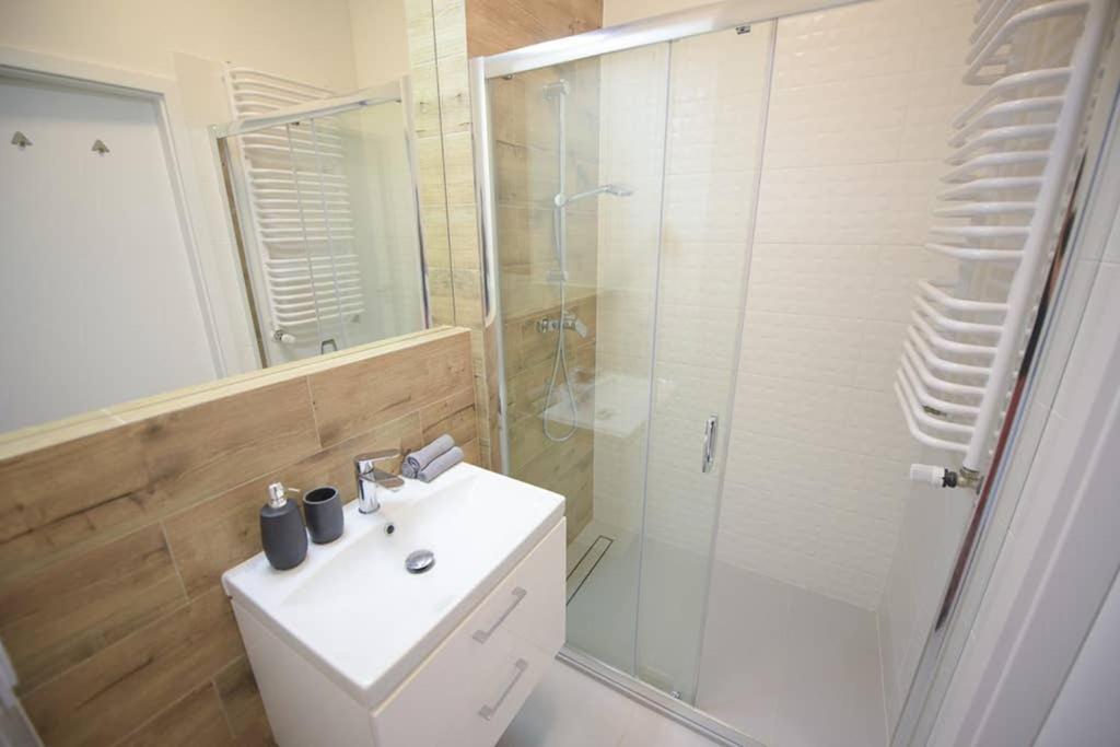 Bliska Wola Expo Central Apartment Варшава Екстер'єр фото